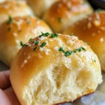 30-Minute Garlic Parmesan Dinner Rolls